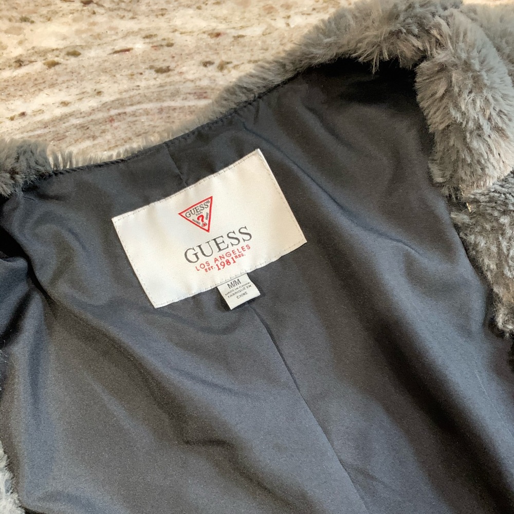 GUESS Faux Fur long vest. - Picture 3 of 4